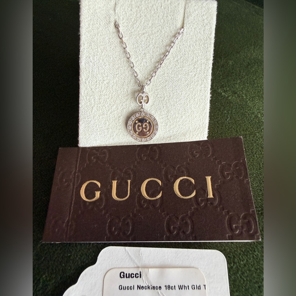 Gucci VVS Diamond & 18k White Gold GG Necklace with 16" chain (18k) - Picture 8 of 11